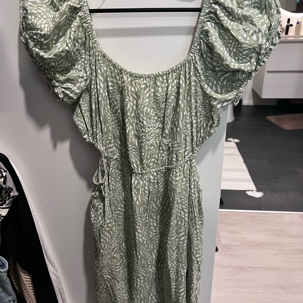 Jessica Simpson white and green dress, size medium